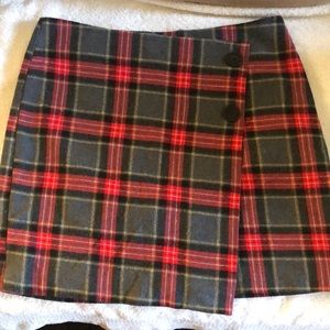 Plaid red and gray zip skirt